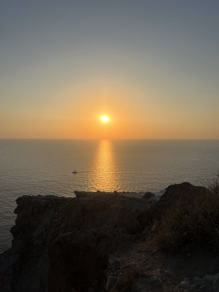 coucher de soleil au phare d'akrotiri