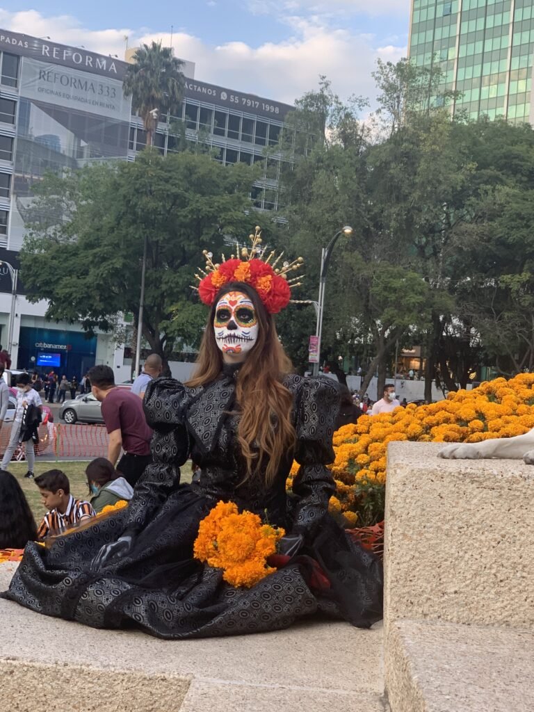 femme maquillée en Catrina pour la fête des morts à Mexico