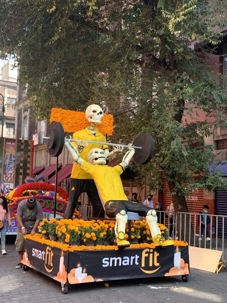 défilé de dia de los muertos au Mexique